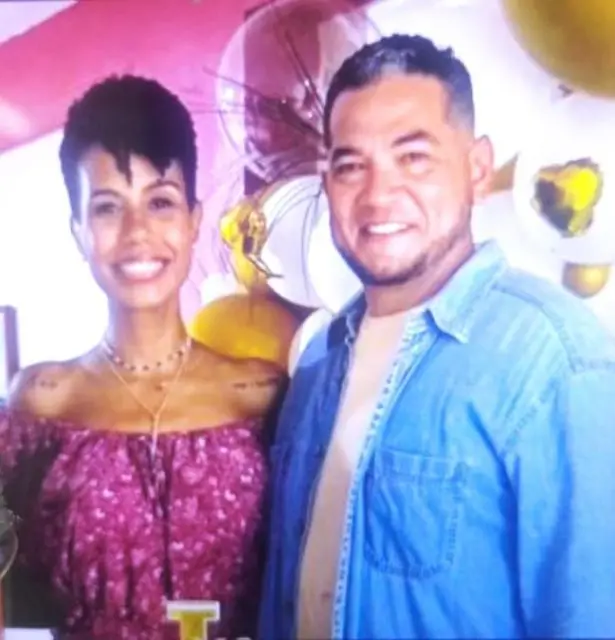 Javier Belisario y su esposa