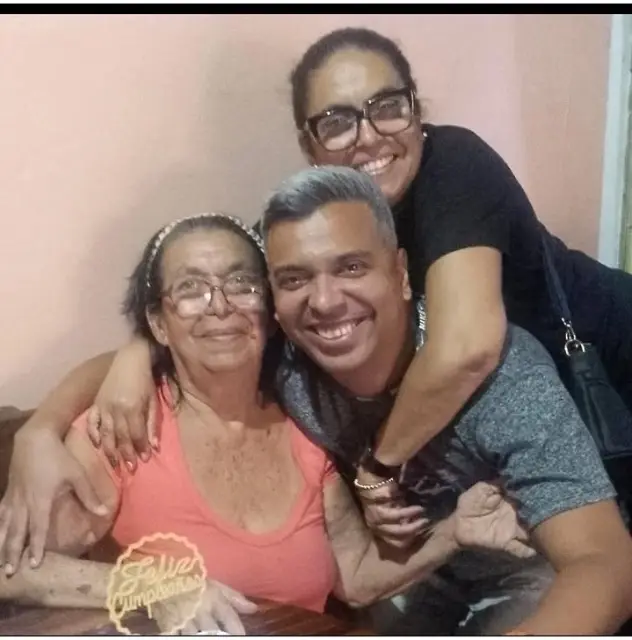 Consuelo Jiménez, Ulises Hernández Jiménez, Ana Victoria Jiménez