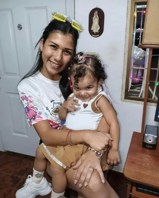 Maileth Pérez y su hija Thailet Calderon