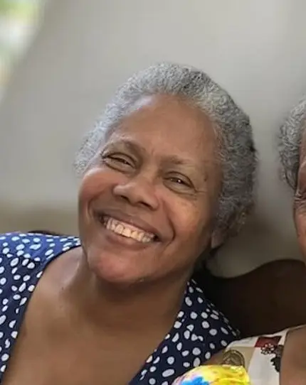 Lynette Rasse Bradshaw (mama)