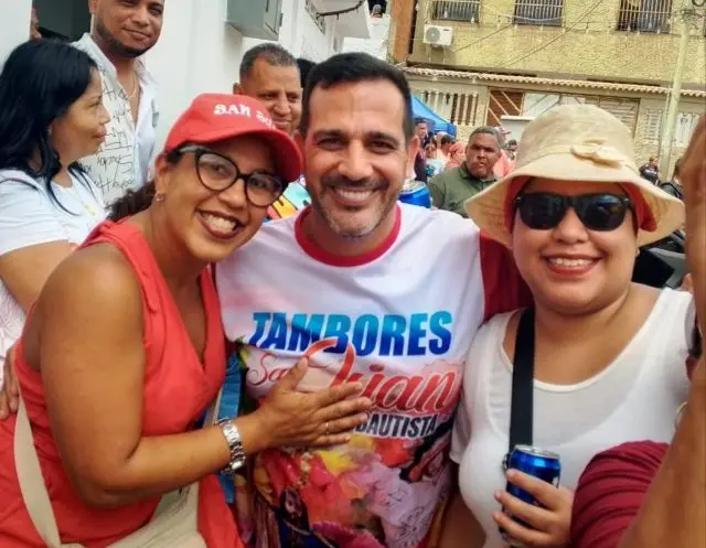 Nahomy Suárez Centeno y Joselyn Hidalgo Centeno