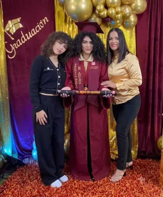 Victoria Valentina Sánchez Rodríguez, Valeria de Los Ángeles Sánchez Rodriguez y su mamá Norbleidis Nazareth Rodríguez Cordero