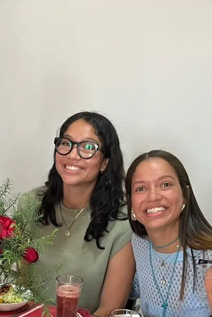 Sptephanny y Hellen Montaño
