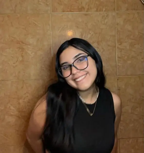 PAULA FERNÁNDEZ