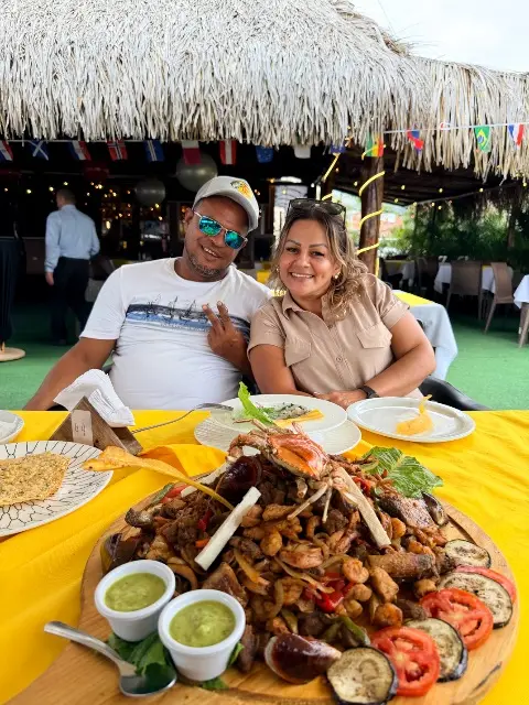Adrián Benavente y odri López