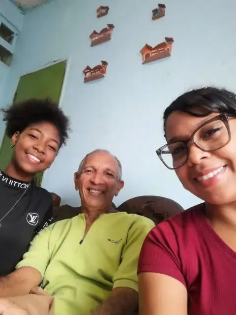 Luis Ravelo Manamá y familia.