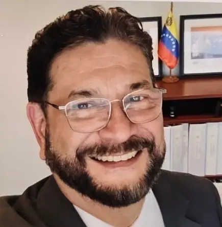 César Martínez
